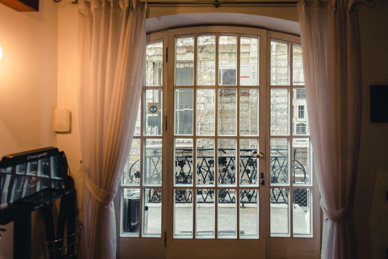Deniz Inn Boutique Hotel Баку Екстер'єр фото